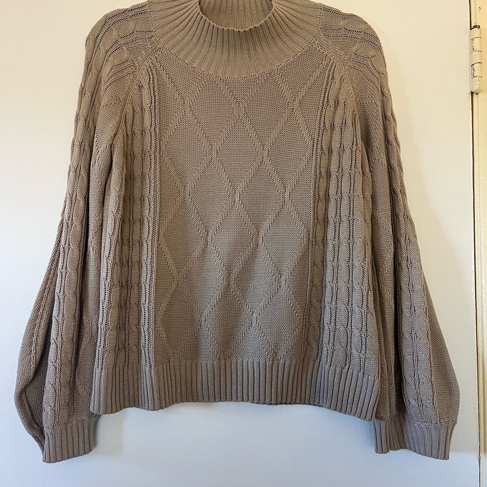 Women's Cable Knit Sweater - Tan